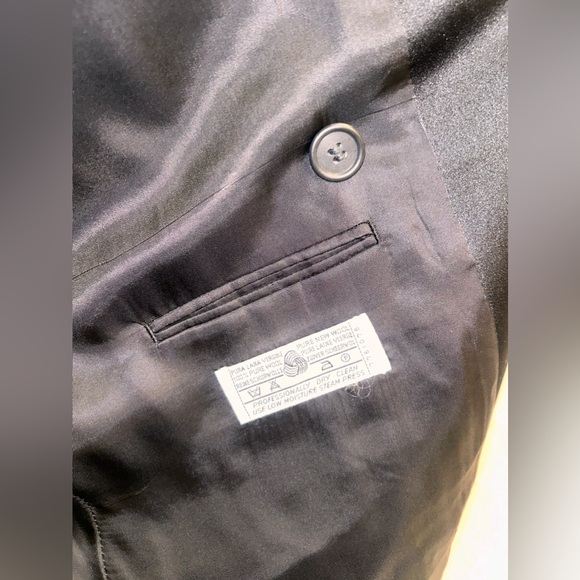 Used Once Men’s tuxedo Size M/L see measurements - Picture 15 of 16